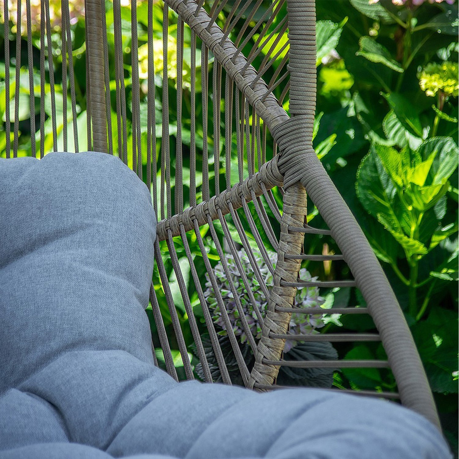 Hangstoel Havana met standaard